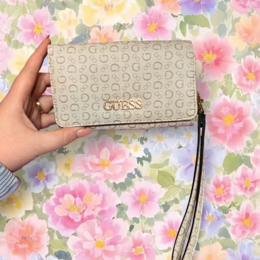 GUESS Cream and Gold Logo Wristlet
